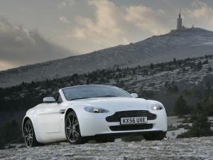 Aston Martin V8 Vantage Roadster 2006 года